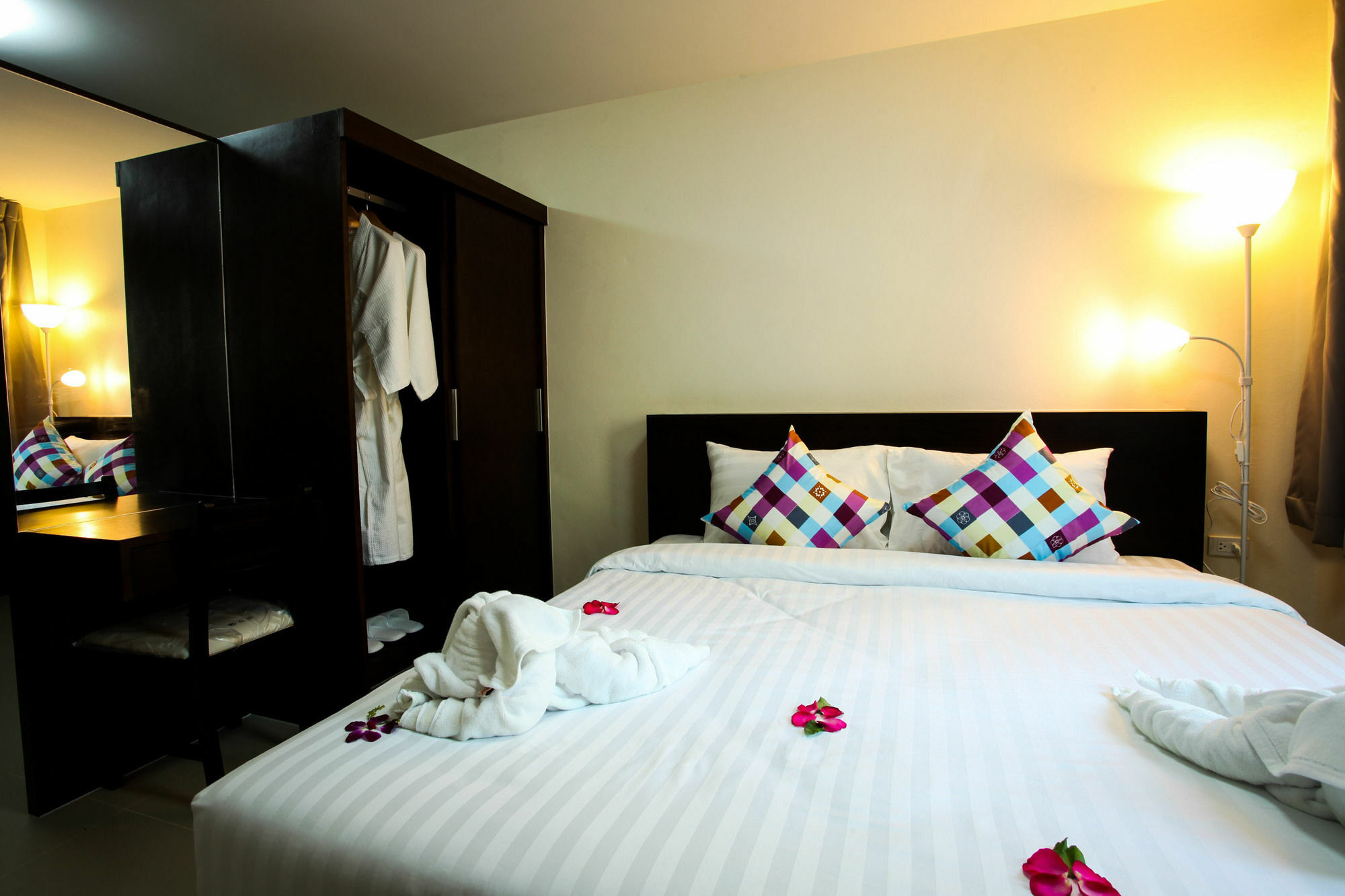Patt Serviced Apartments Ban Nong Mai Daeng Exterior photo